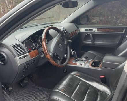 Чорний Фольксваген Туарег, об'ємом двигуна 2.5 л та пробігом 351 тис. км за 10000 $, фото 10 на Automoto.ua