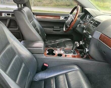 Черный Фольксваген Туарег, объемом двигателя 3 л и пробегом 292 тыс. км за 11500 $, фото 3 на Automoto.ua