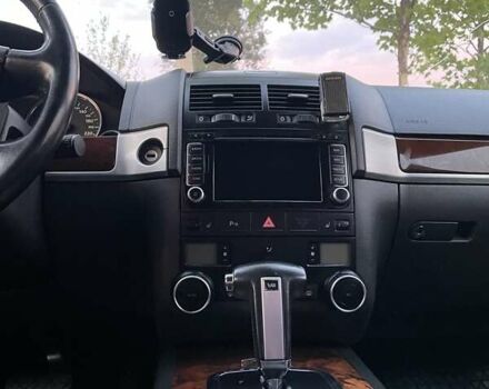 Черный Фольксваген Туарег, объемом двигателя 3 л и пробегом 200 тыс. км за 13800 $, фото 2 на Automoto.ua