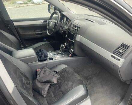 Черный Фольксваген Туарег, объемом двигателя 3 л и пробегом 373 тыс. км за 5400 $, фото 3 на Automoto.ua