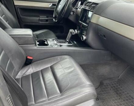 Чорний Фольксваген Туарег, об'ємом двигуна 2.97 л та пробігом 345 тис. км за 11500 $, фото 5 на Automoto.ua