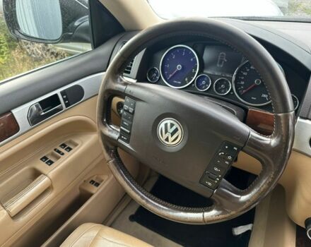 Черный Фольксваген Туарег, объемом двигателя 3 л и пробегом 312 тыс. км за 7300 $, фото 7 на Automoto.ua