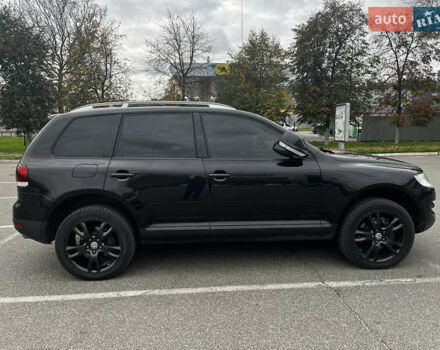 Черный Фольксваген Туарег, объемом двигателя 4.9 л и пробегом 252 тыс. км за 13800 $, фото 11 на Automoto.ua