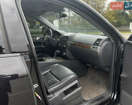 Черный Фольксваген Туарег, объемом двигателя 4.9 л и пробегом 252 тыс. км за 13800 $, фото 15 на Automoto.ua