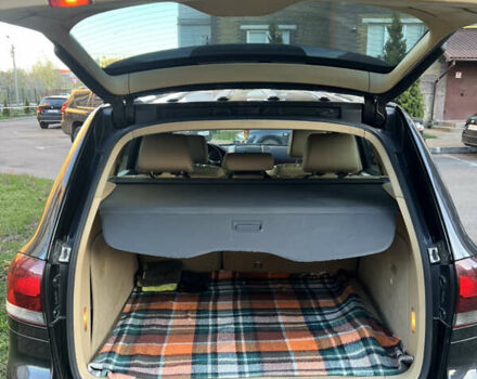 Черный Фольксваген Туарег, объемом двигателя 2.46 л и пробегом 258 тыс. км за 9500 $, фото 5 на Automoto.ua