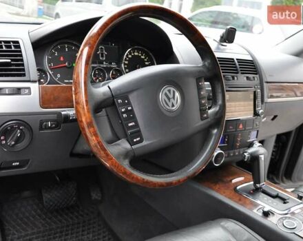Черный Фольксваген Туарег, объемом двигателя 3 л и пробегом 335 тыс. км за 9803 $, фото 25 на Automoto.ua