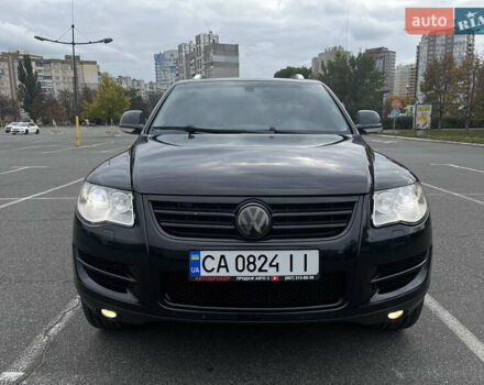 Черный Фольксваген Туарег, объемом двигателя 4.9 л и пробегом 252 тыс. км за 13800 $, фото 12 на Automoto.ua