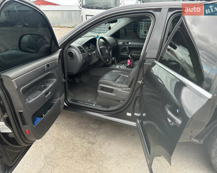 Черный Фольксваген Туарег, объемом двигателя 3 л и пробегом 320 тыс. км за 6300 $, фото 8 на Automoto.ua