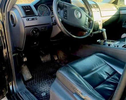 Черный Фольксваген Туарег, объемом двигателя 3 л и пробегом 332 тыс. км за 7048 $, фото 6 на Automoto.ua