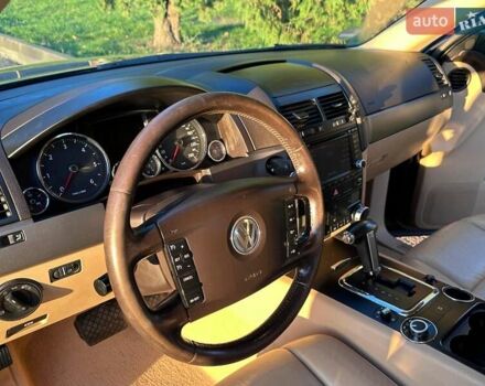 Черный Фольксваген Туарег, объемом двигателя 2.5 л и пробегом 317 тыс. км за 11500 $, фото 7 на Automoto.ua