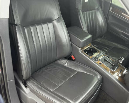 Черный Фольксваген Туарег, объемом двигателя 4.9 л и пробегом 252 тыс. км за 13800 $, фото 17 на Automoto.ua