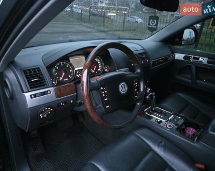 Черный Фольксваген Туарег, объемом двигателя 2.97 л и пробегом 238 тыс. км за 12600 $, фото 21 на Automoto.ua