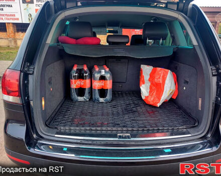 Чорний Фольксваген Туарег, об'ємом двигуна 3 л та пробігом 404 тис. км за 9500 $, фото 3 на Automoto.ua