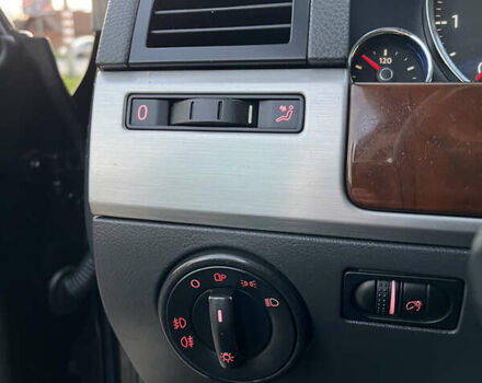 Черный Фольксваген Туарег, объемом двигателя 3 л и пробегом 230 тыс. км за 10200 $, фото 28 на Automoto.ua