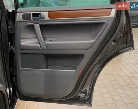 Черный Фольксваген Туарег, объемом двигателя 3 л и пробегом 351 тыс. км за 11999 $, фото 29 на Automoto.ua