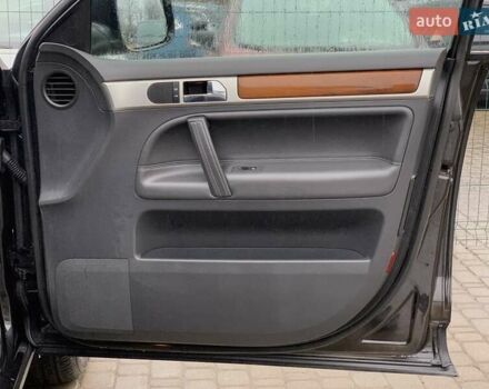 Черный Фольксваген Туарег, объемом двигателя 3 л и пробегом 351 тыс. км за 11999 $, фото 31 на Automoto.ua