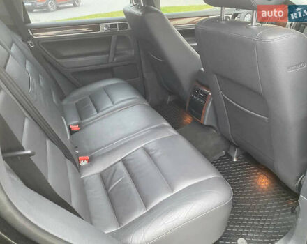 Черный Фольксваген Туарег, объемом двигателя 3 л и пробегом 273 тыс. км за 10500 $, фото 45 на Automoto.ua