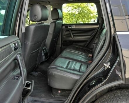 Черный Фольксваген Туарег, объемом двигателя 3 л и пробегом 220 тыс. км за 4100 $, фото 7 на Automoto.ua