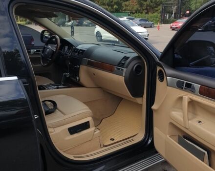 Чорний Фольксваген Туарег, об'ємом двигуна 3 л та пробігом 205 тис. км за 12000 $, фото 14 на Automoto.ua