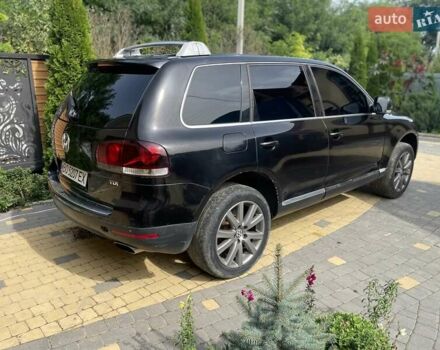 Черный Фольксваген Туарег, объемом двигателя 2.46 л и пробегом 450 тыс. км за 10000 $, фото 3 на Automoto.ua