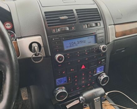 Черный Фольксваген Туарег, объемом двигателя 3.6 л и пробегом 270 тыс. км за 10000 $, фото 7 на Automoto.ua