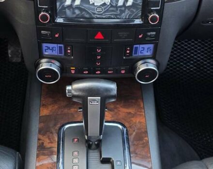 Черный Фольксваген Туарег, объемом двигателя 2.97 л и пробегом 296 тыс. км за 8800 $, фото 18 на Automoto.ua