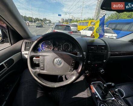 Черный Фольксваген Туарег, объемом двигателя 3.58 л и пробегом 300 тыс. км за 8000 $, фото 6 на Automoto.ua