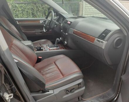 Черный Фольксваген Туарег, объемом двигателя 3 л и пробегом 260 тыс. км за 3400 $, фото 7 на Automoto.ua