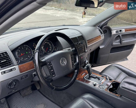 Черный Фольксваген Туарег, объемом двигателя 2.97 л и пробегом 294 тыс. км за 10508 $, фото 25 на Automoto.ua