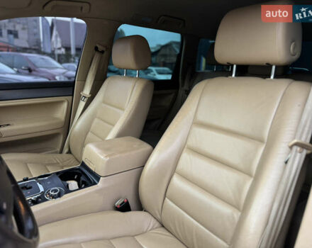 Черный Фольксваген Туарег, объемом двигателя 3 л и пробегом 333 тыс. км за 9950 $, фото 22 на Automoto.ua