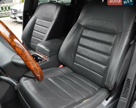 Черный Фольксваген Туарег, объемом двигателя 3 л и пробегом 335 тыс. км за 9803 $, фото 26 на Automoto.ua