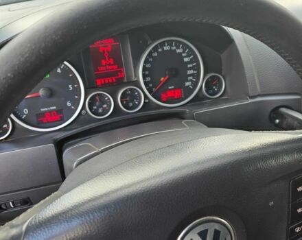 Черный Фольксваген Туарег, объемом двигателя 2.5 л и пробегом 352 тыс. км за 7500 $, фото 18 на Automoto.ua