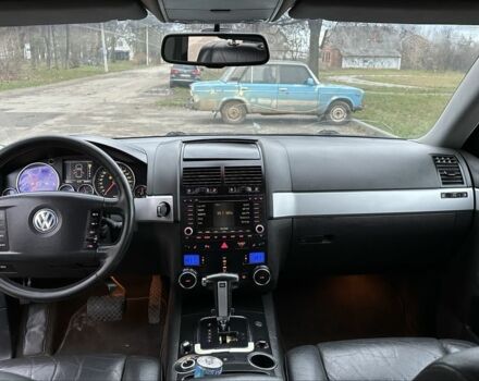 Чорний Фольксваген Туарег, об'ємом двигуна 3 л та пробігом 250 тис. км за 3350 $, фото 7 на Automoto.ua