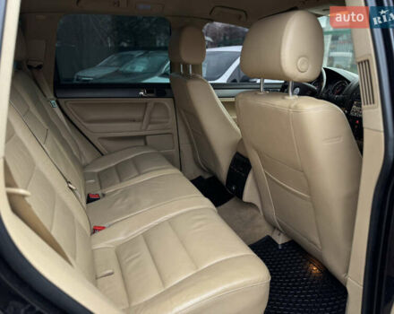 Черный Фольксваген Туарег, объемом двигателя 3 л и пробегом 333 тыс. км за 9950 $, фото 25 на Automoto.ua