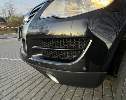 Черный Фольксваген Туарег, объемом двигателя 3 л и пробегом 230 тыс. км за 10200 $, фото 62 на Automoto.ua