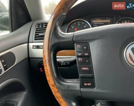 Черный Фольксваген Туарег, объемом двигателя 3 л и пробегом 351 тыс. км за 11999 $, фото 41 на Automoto.ua