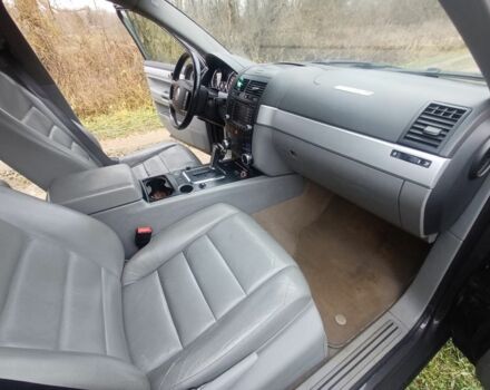 Чорний Фольксваген Туарег, об'ємом двигуна 3 л та пробігом 349 тис. км за 6500 $, фото 5 на Automoto.ua