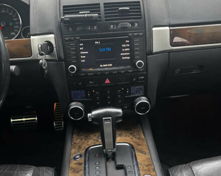 Черный Фольксваген Туарег, объемом двигателя 4.9 л и пробегом 252 тыс. км за 13800 $, фото 19 на Automoto.ua