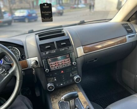 Чорний Фольксваген Туарег, об'ємом двигуна 3 л та пробігом 320 тис. км за 9400 $, фото 7 на Automoto.ua