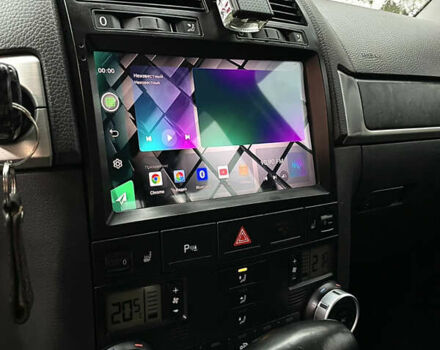 Черный Фольксваген Туарег, объемом двигателя 2.46 л и пробегом 244 тыс. км за 9600 $, фото 3 на Automoto.ua