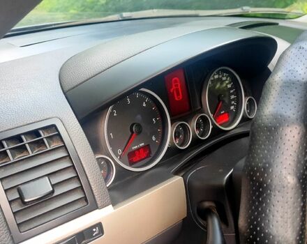 Чорний Фольксваген Туарег, об'ємом двигуна 3 л та пробігом 345 тис. км за 10500 $, фото 5 на Automoto.ua