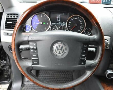 Черный Фольксваген Туарег, объемом двигателя 3 л и пробегом 335 тыс. км за 9803 $, фото 28 на Automoto.ua