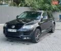 Черный Фольксваген Туарег, объемом двигателя 4.92 л и пробегом 300 тыс. км за 8000 $, фото 8 на Automoto.ua