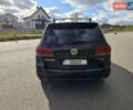 Черный Фольксваген Туарег, объемом двигателя 4.2 л и пробегом 356 тыс. км за 11000 $, фото 5 на Automoto.ua