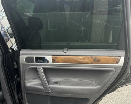 Черный Фольксваген Туарег, объемом двигателя 4.9 л и пробегом 252 тыс. км за 13800 $, фото 21 на Automoto.ua