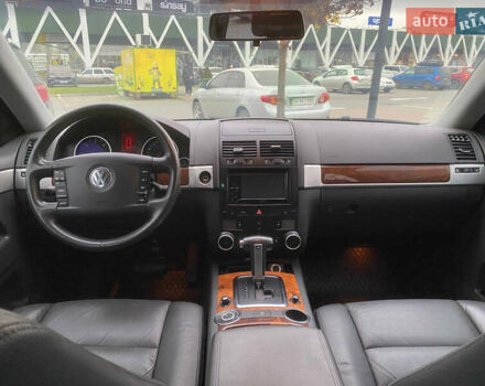 Черный Фольксваген Туарег, объемом двигателя 3 л и пробегом 273 тыс. км за 10500 $, фото 38 на Automoto.ua