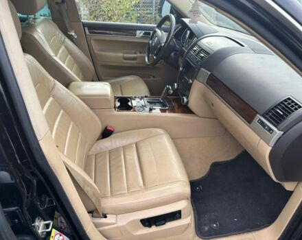 Черный Фольксваген Туарег, объемом двигателя 3 л и пробегом 312 тыс. км за 7300 $, фото 6 на Automoto.ua