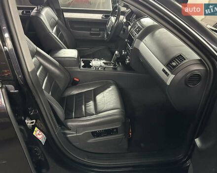 Черный Фольксваген Туарег, объемом двигателя 3 л и пробегом 351 тыс. км за 13500 $, фото 5 на Automoto.ua