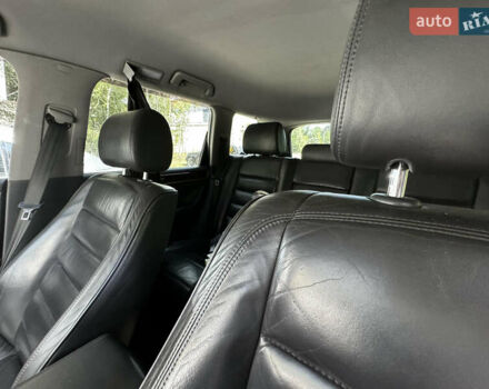 Черный Фольксваген Туарег, объемом двигателя 3.58 л и пробегом 300 тыс. км за 8000 $, фото 3 на Automoto.ua