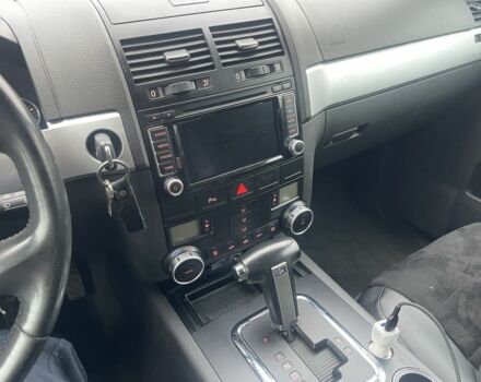 Черный Фольксваген Туарег, объемом двигателя 3 л и пробегом 373 тыс. км за 5400 $, фото 6 на Automoto.ua